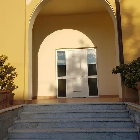 Vittoria Marina Di شقة بيتراسانتا